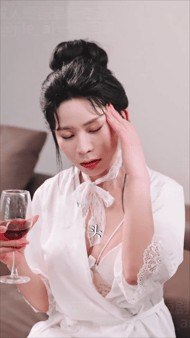 日韩一匹 九九色播,乡村纪实片段刷屏社交平台,基层
