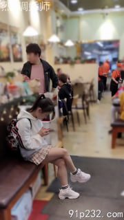 刚认识你就那么骚操了以后那还得了街头搭讪一位双马尾JK萝莉妹