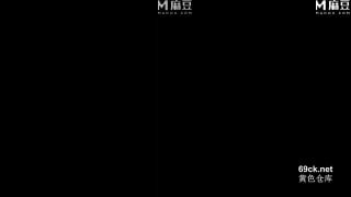 嫂子小玉挑战KTV大战-金鱼村传媒
