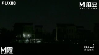 海角社区.美妇干妈被我操得叫小畜生
