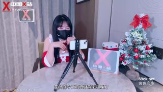 跨年夜穿开裆黑丝勾引姐夫沙发猛操高潮喷水爽翻天